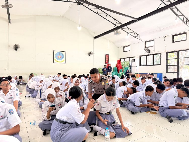 Polresta Sidoarjo Edukasi Pelajar tentang Bijak Medsos dan Penggunaan AI